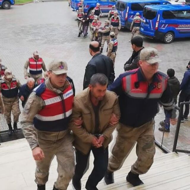Annesi ve kardeşi öldürdü! Aile vahşeti!
