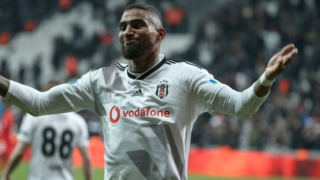 İç sahada yine sahnede!