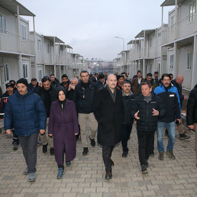 Depremzedeler konteyner kentlere yerleşiyor