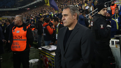 Ersun Yanal istifa etti mi?