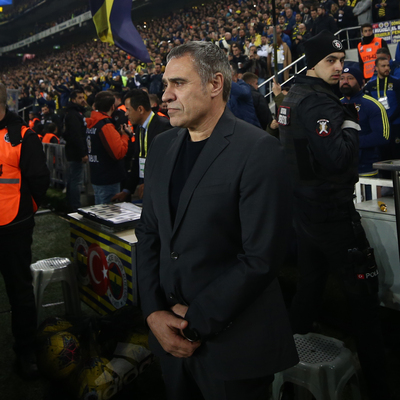 Ersun Yanal istifa etti mi?