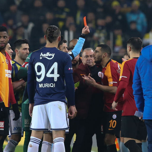 Belhanda'dan 'Fener ağlama' işareti