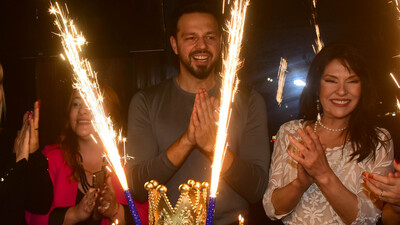 35'nci yaşa sürpriz kutlama