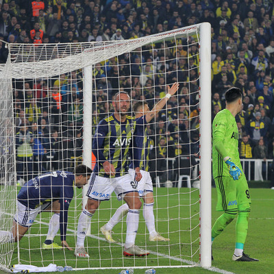 Fenerbahçe 4 haftada çöktü