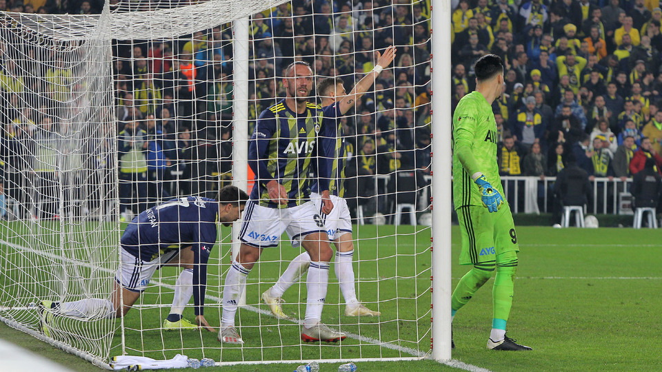 Fenerbahçe 4 haftada çöktü