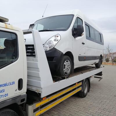 Servis şoförü alkollü çıktı! Öğrencileri okula polis bıraktı