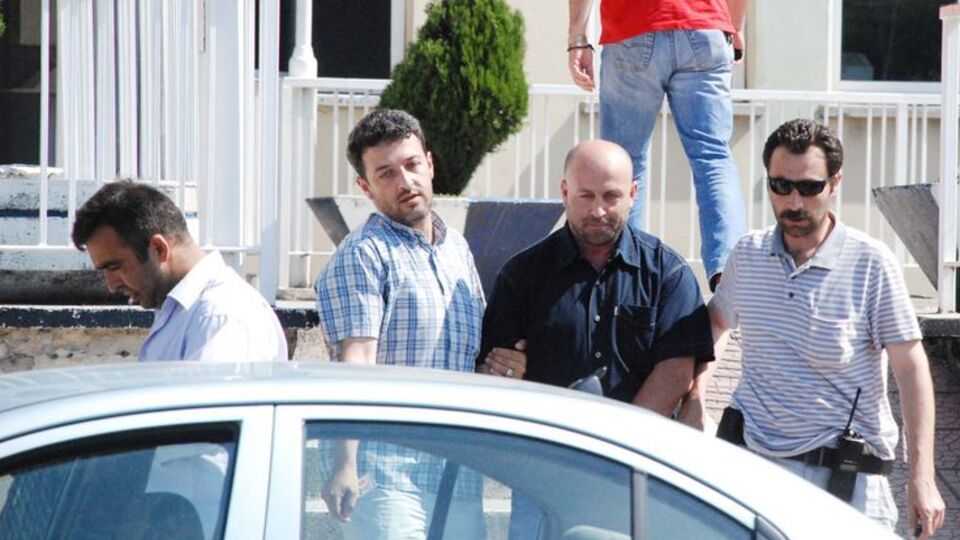 Tedavi bahanesiyle cinsel istismara 33 yıl 9 ay hapis