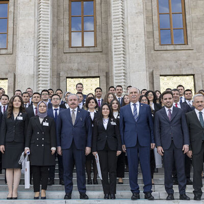 Meclis'in 'sır küpleri' yemin etti