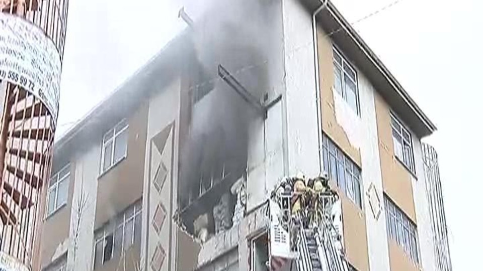 Güngören'de iş yerinde yangın!