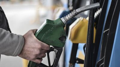 Bu gece yarısından itibaren benzinde indirim