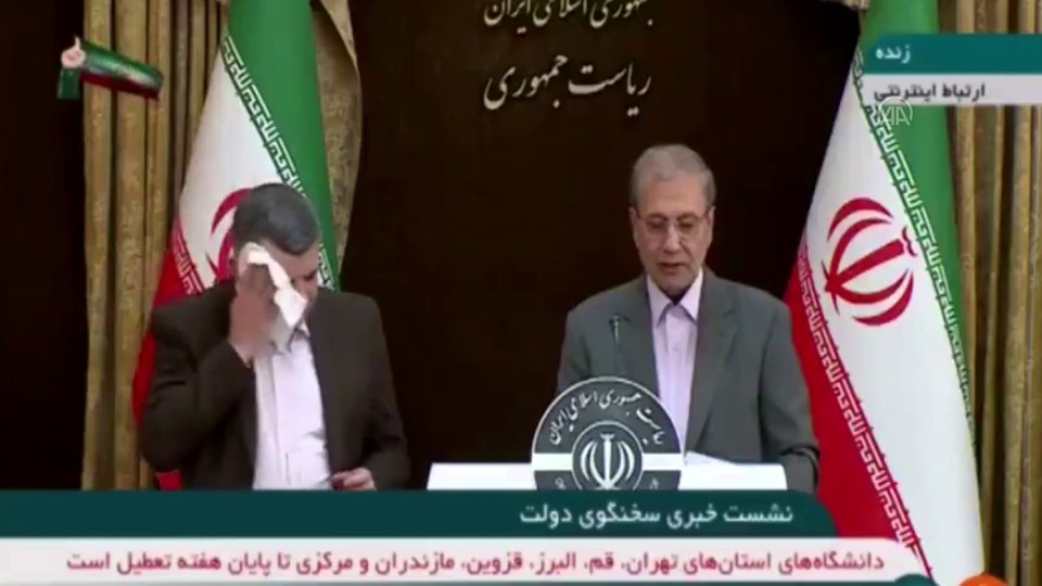İran sağlık bakanı yardımcısının zor anları!