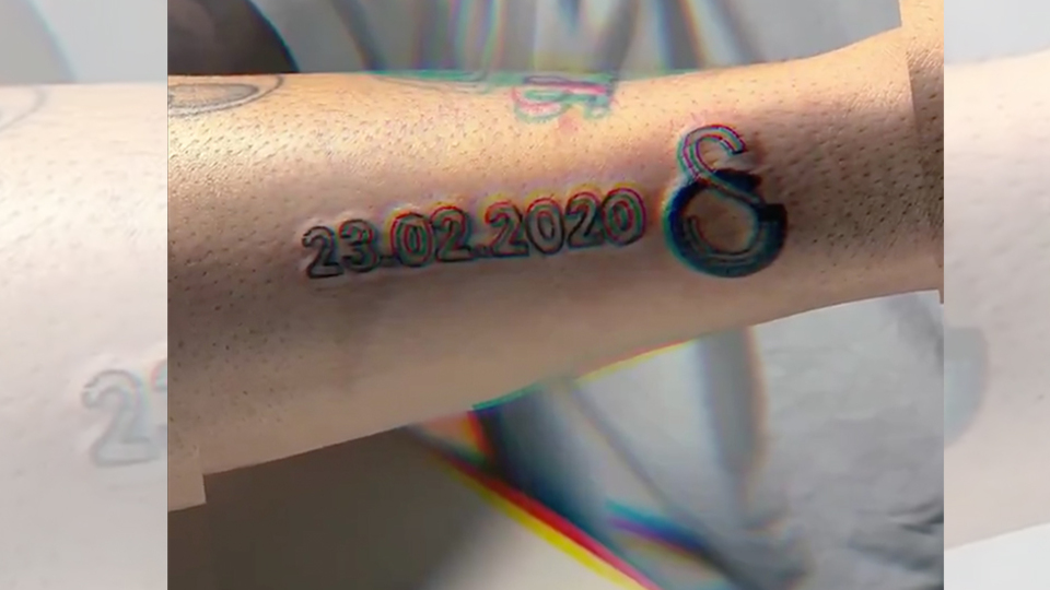 Kadıköy galibiyetini dövme yaptırdı