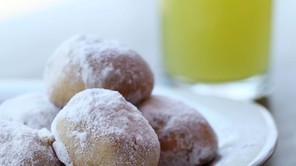 Bademli kurabiye nasıl yapılır?