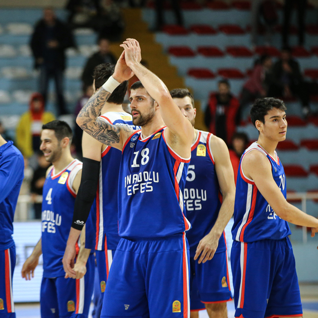 Efes, Berlin'e konuk olacak