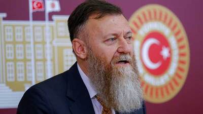 Aytuğ Atıcı kimdir?