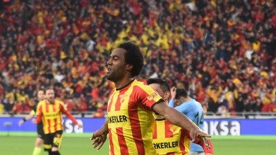 Göztepe'de Jerome formayı kaptı