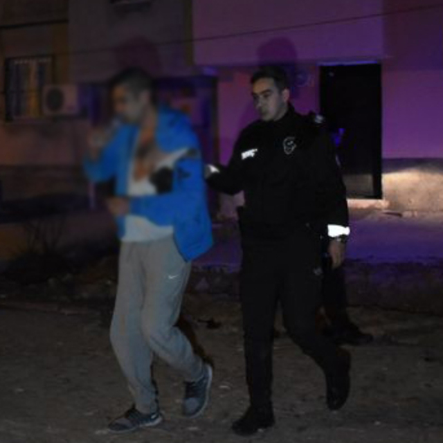 Kendisini yakalayan polislerden özür diledi