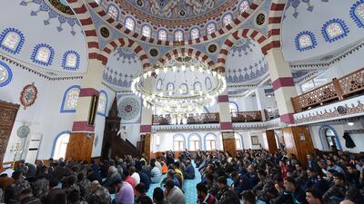 28 Şubat Bursa Cuma namazı saat kaçta?