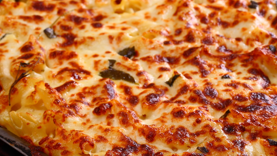 Beşamel soslu fırında makarna nasıl yapılır?