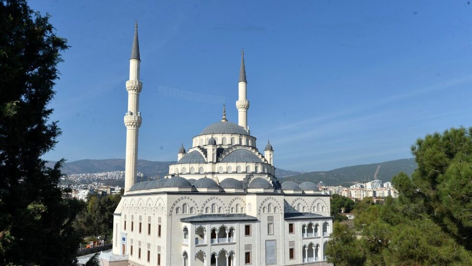 İzmir cuma namazı saati 28 Şubat