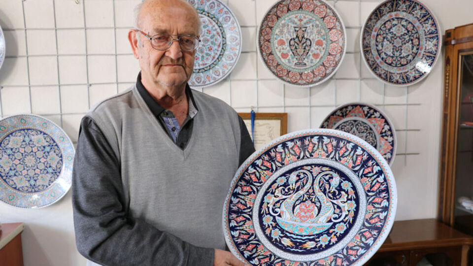 Ömrünü çiniye adayan 'insan hazinesi'