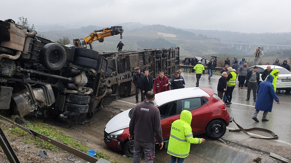 Bursa- İstanbul yolunda şok manzara!
