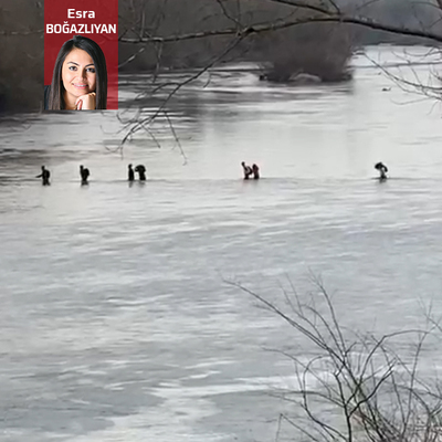 Meriç'i yürüyerek geçiyorlar