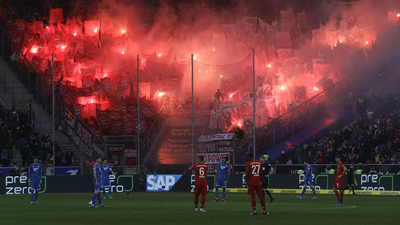 Protestolara karşı protesto!