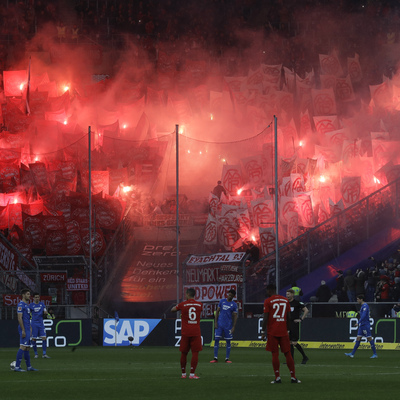 Protestolara karşı protesto!