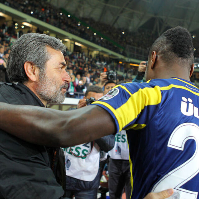 Emenike'den flaş paylaşım!