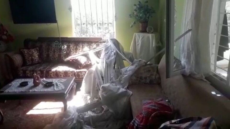 Kırıkhan'a mühimmat düştü! Bazı evler hasar aldı