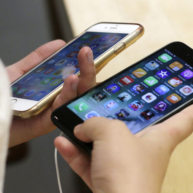 Apple'dan eski iPhone sahiplerine 25 dolar