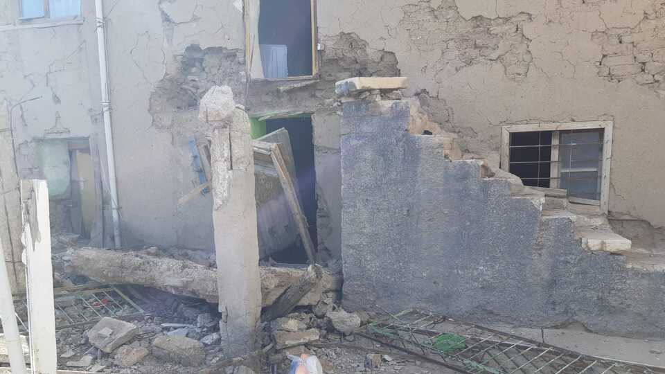 Elazığ'dan acı haber! Hasarlı bina çöktü