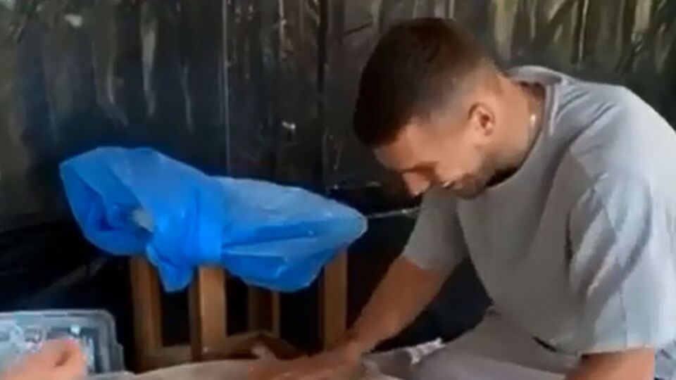 Podolski bunu da yaptı!