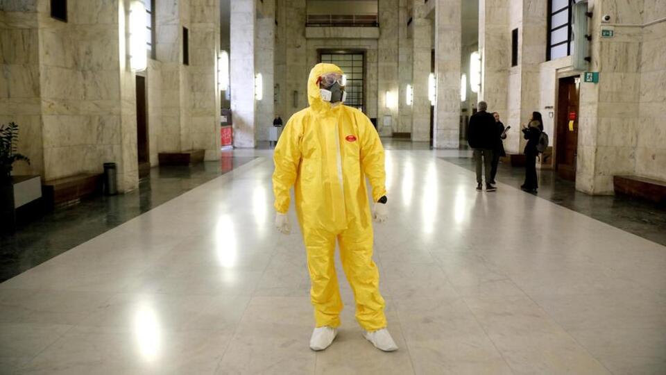 İtalya'da tüm okullar tatil edildi