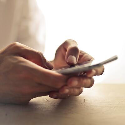 Cep telefonlarına yeni vergi!