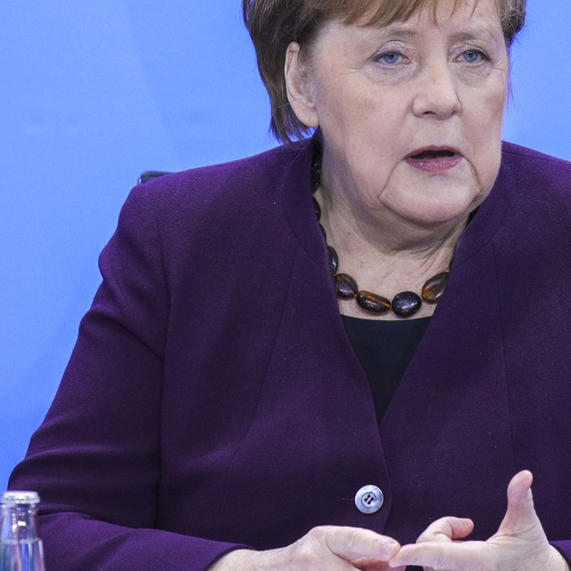 Merkel'den Suriye'de güvenli bölge önerisi