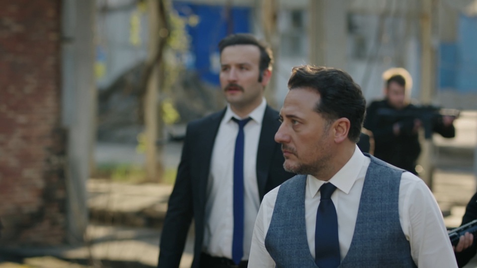 Ramo ve Alpay arasındaki savaş giderek büyüyor!