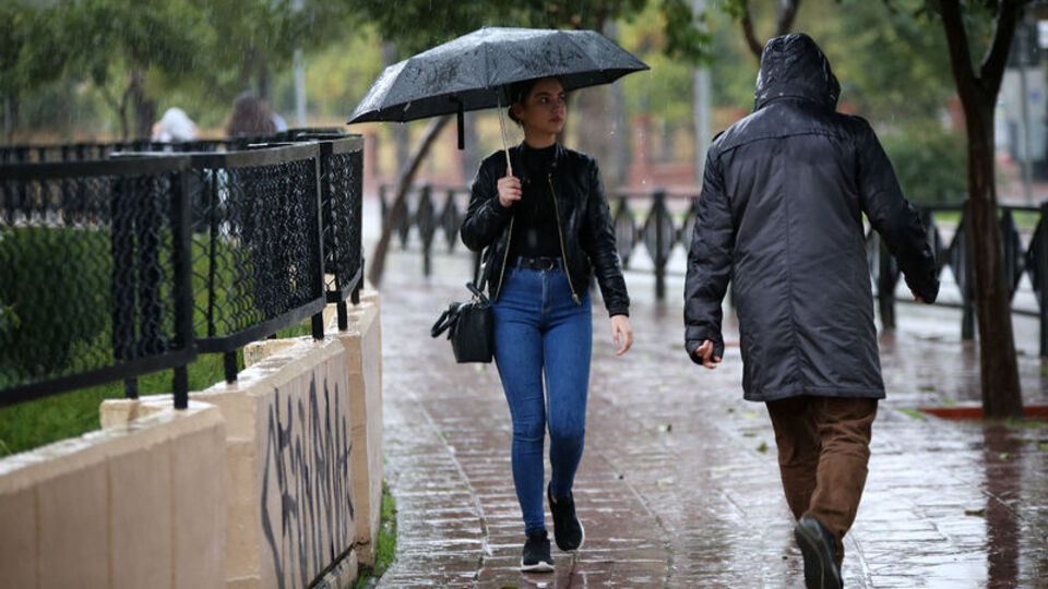 Lodos sağanak getirdi, sıcaklıklar düştü