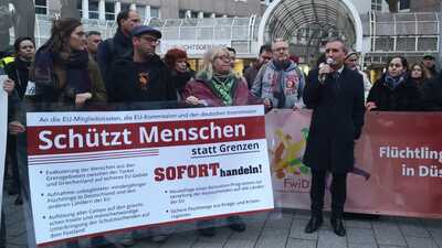 Almanya'da mültecilere destek yürüyüşü