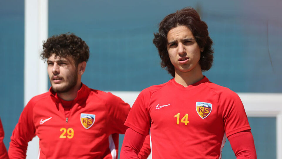 Genç futbolcular formaya hasret