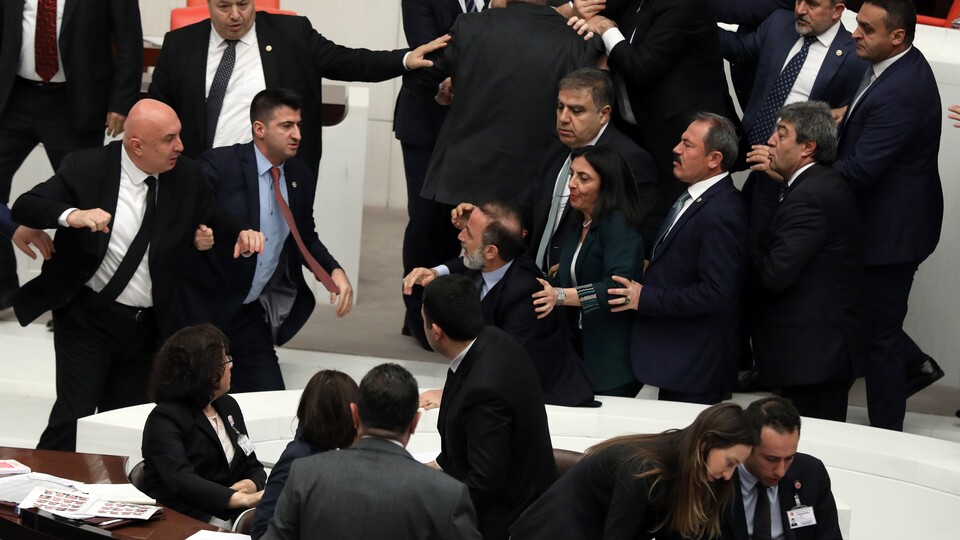 CHP'li Özkoç için 1 milyon liralık dava!