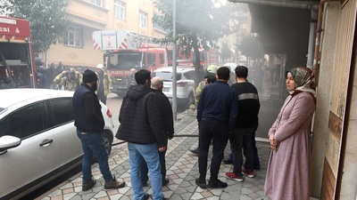 Sultangazi'de korkutan yangın!