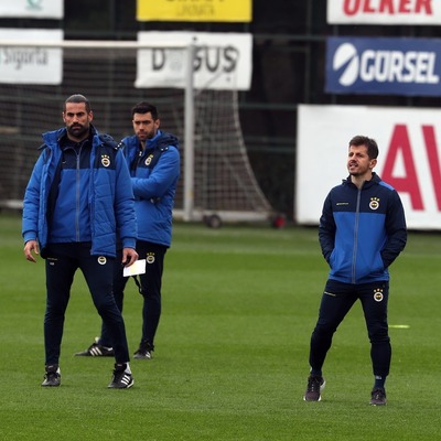 Fenerbahçe'de Emre detayı!