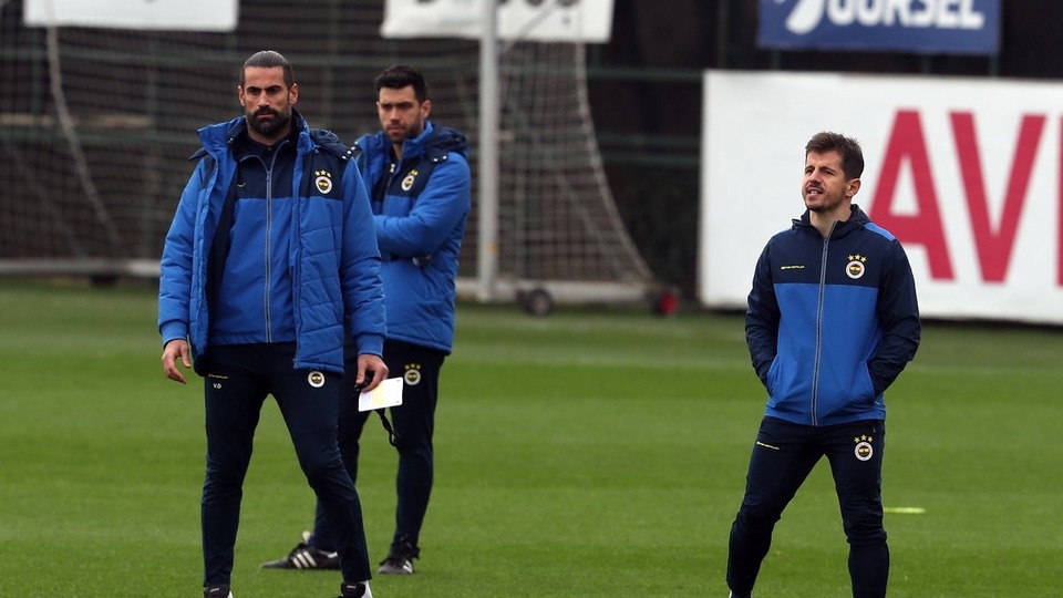 Fenerbahçe'de Emre detayı!