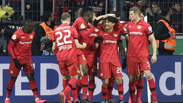 Bayer Leverkusen yolu 'yarı'ladı