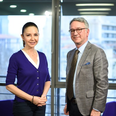 Bacak bacak üstüne atmak o ölümcül hastalığa neden olur mu?