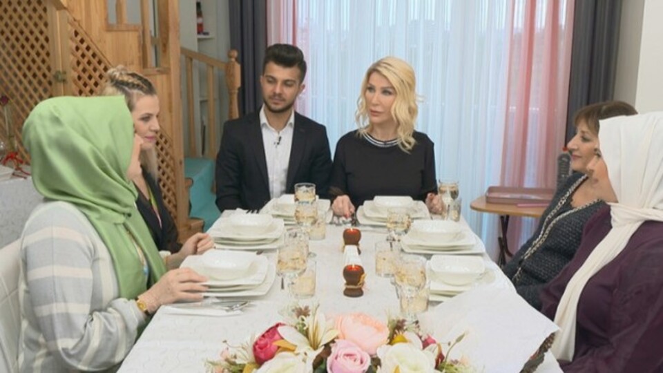 Yemekteyiz birincisi kim oldu?