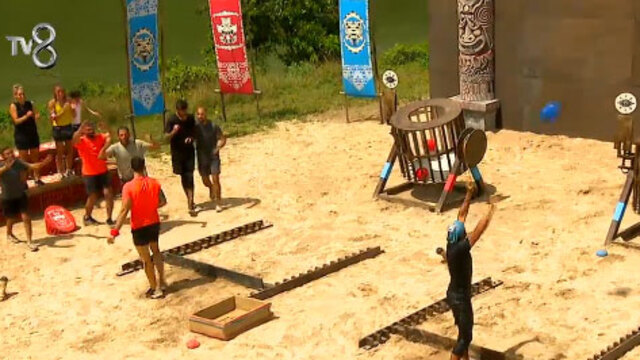 Survivor ödül oyununu kim kazandı?