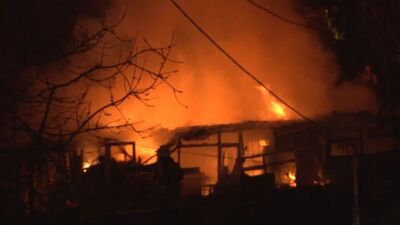 Eyüpsultan'da 2 gecekondu alevlere teslim oldu